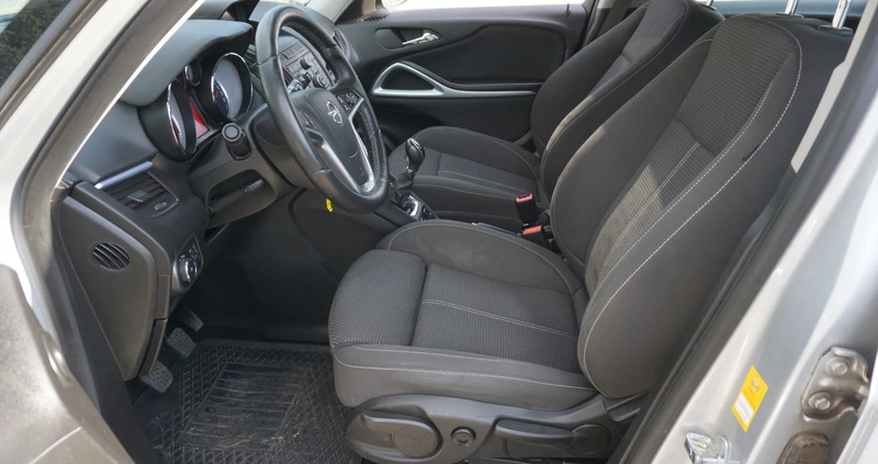 Opel Zafira cena 35500 przebieg: 152000, rok produkcji 2014 z Czerniejewo małe 497